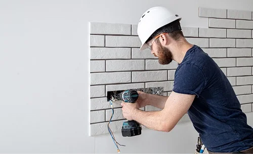 electricians in lakeside fl installing electrical sockets